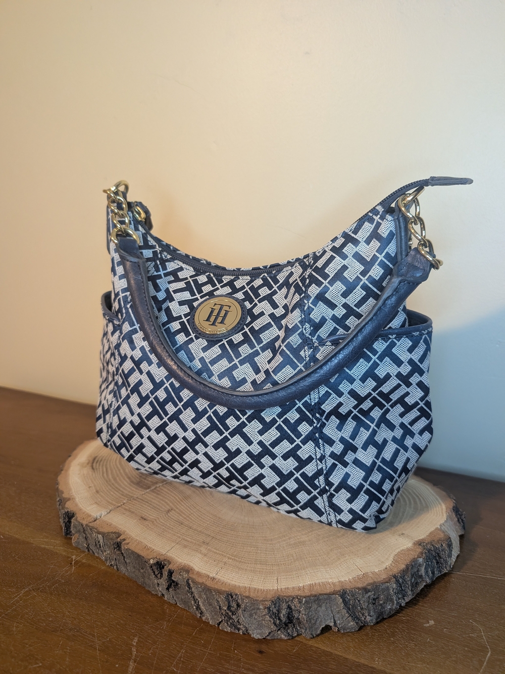 Tommy Hilfiger Navy and Cream Logo-Print Shoulder Bag NWOT